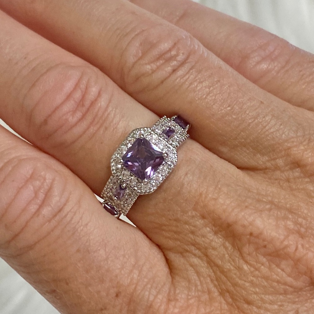 925 Sterling Silver Amethyst CZ Ring - Picture 8 of 9